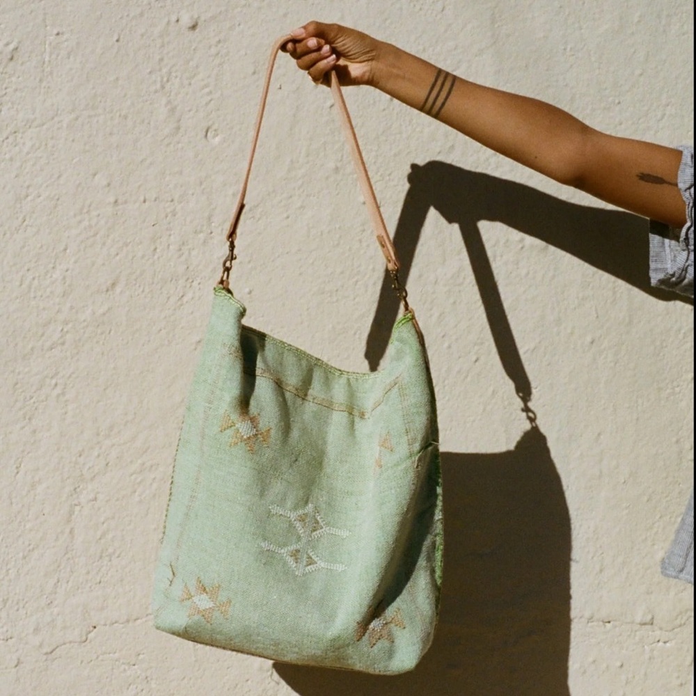 NWOT Jenna Bee Cactus Silk Tote